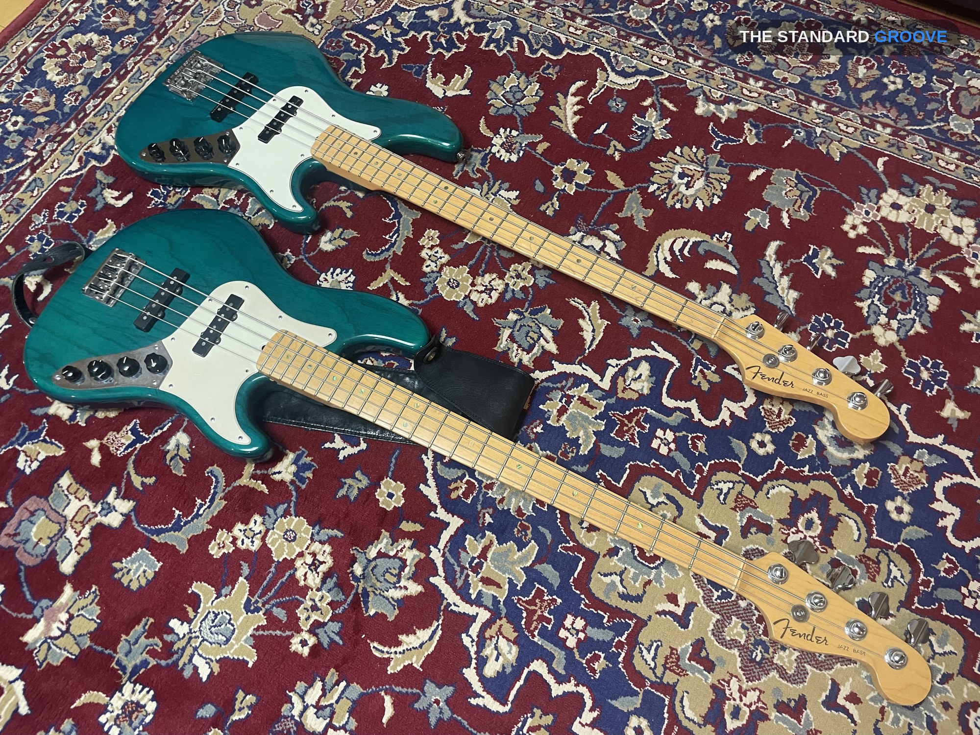 김해에서 다시 데려온 Teal Green과 평택에서 데려온 Teal Green, 두 대의 Fender American Deluxe Jazz Bass Z2